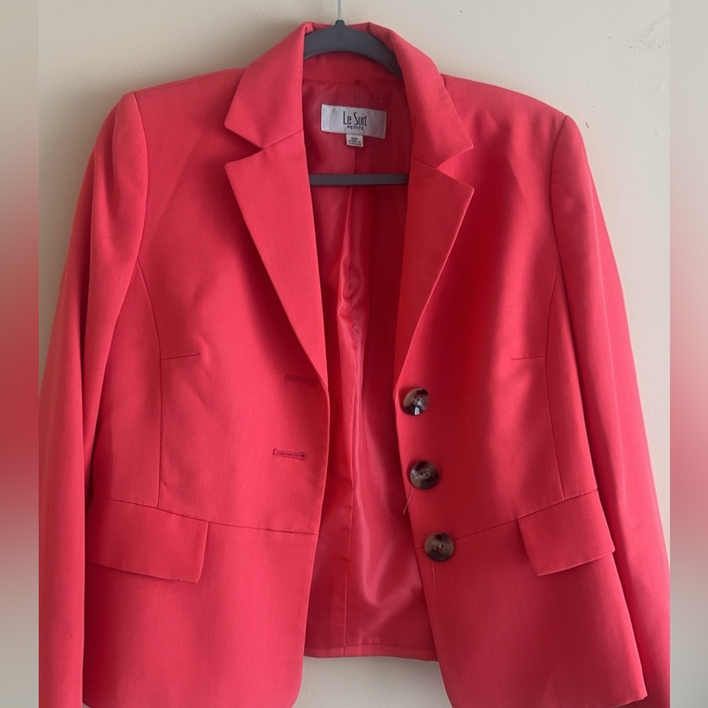 Preowned.  Le Suit Petite Jacket - Size 10P